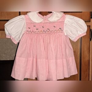 Baby Girls Vtg Handmade Smocked Bumblebees Flowers 18-24 Mo. Dainty Beautiful